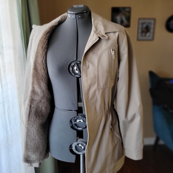 Vintage London Fog Tan Utility Coat - Faux Fur Lining - Women's S (13/14) - Picture 5 of 9